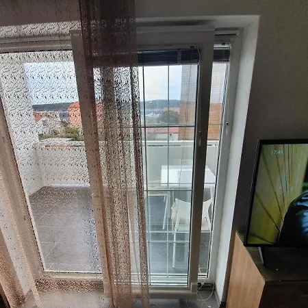 6 M, 50 M Do Plaze Apartment Barbat na Rabu Exterior photo