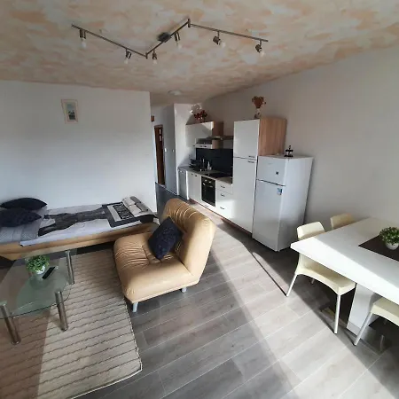 6 M, 50 M Do Plaze Apartment Barbat na Rabu Exterior photo