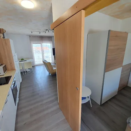 6 M, 50 M Do Plaze Apartment Barbat na Rabu Exterior photo