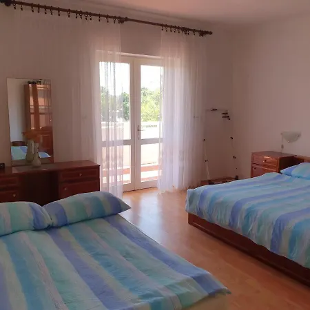 6 M, 50 M Do Plaze Apartment Barbat na Rabu Exterior photo