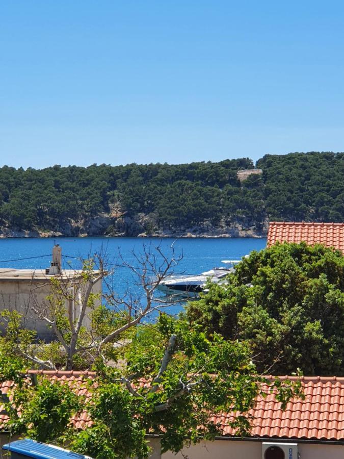 Apartment 6 M, 50 M Do Plaze *