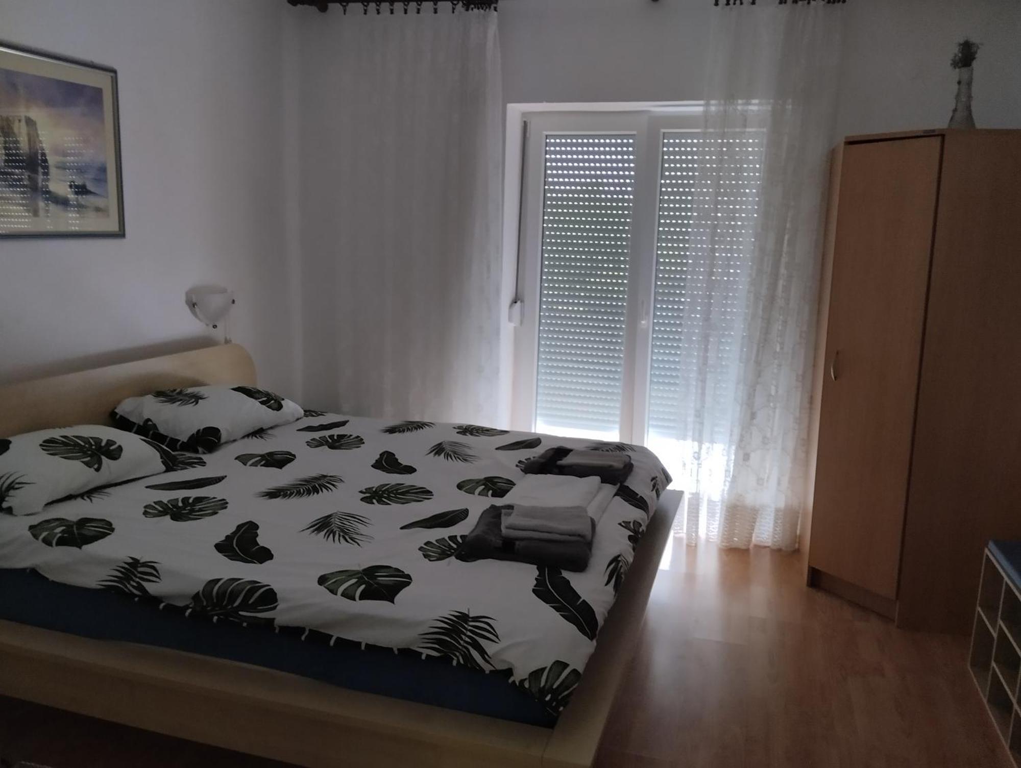 Apartment 6 M, 50 M Do Plaze