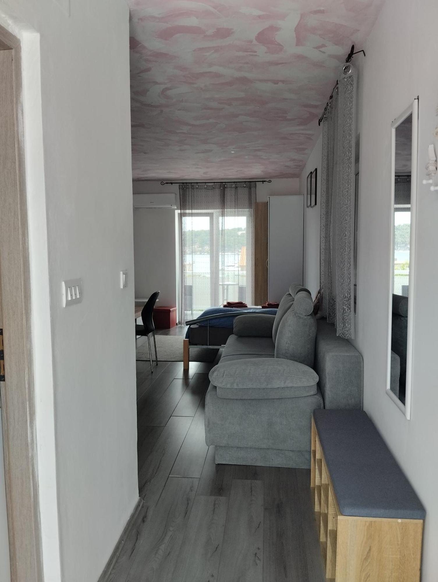 6 M, 50 M Do Plaze Apartment Barbat na Rabu