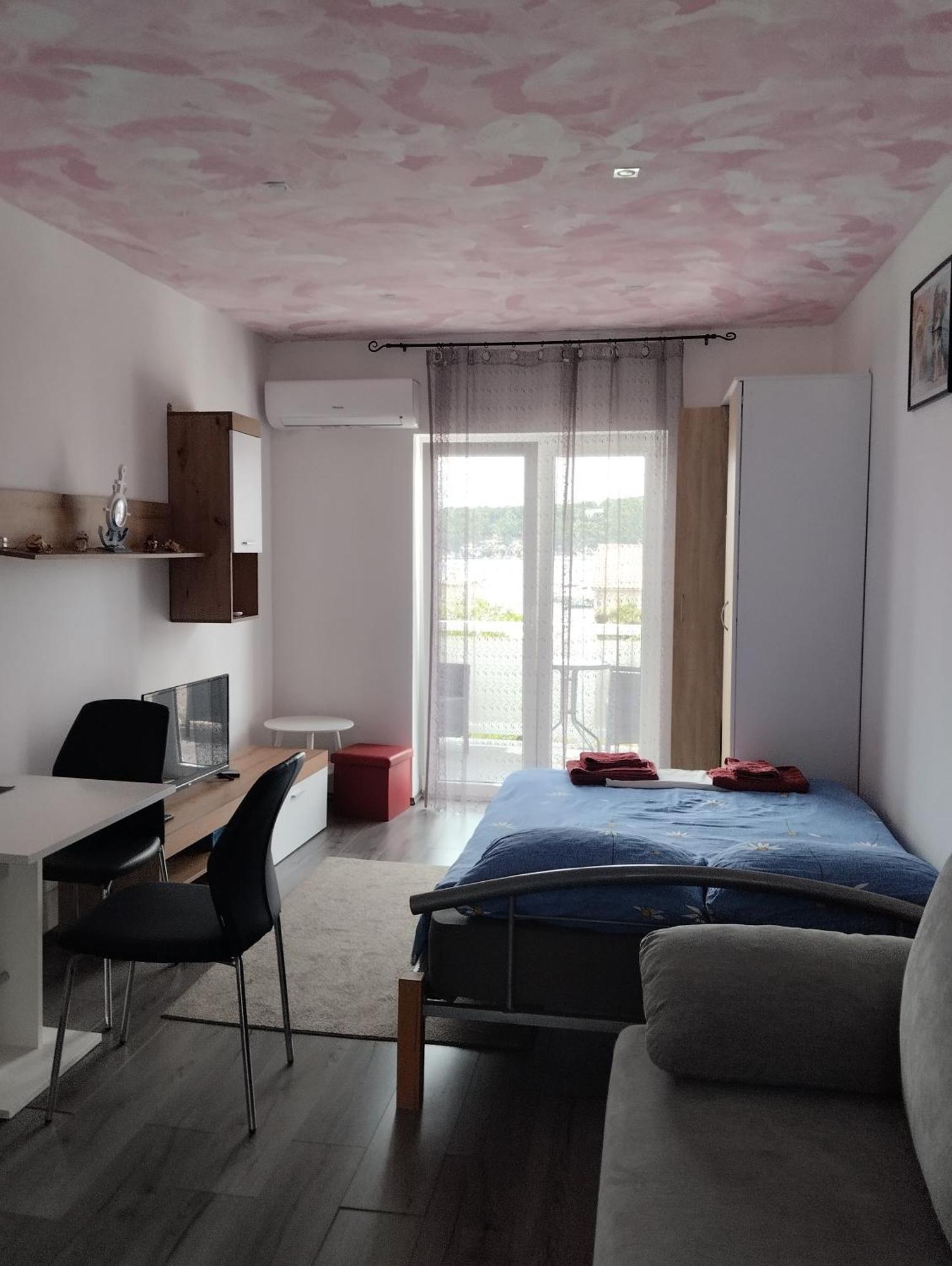 Apartment 6 M, 50 M Do Plaze Barbat na Rabu