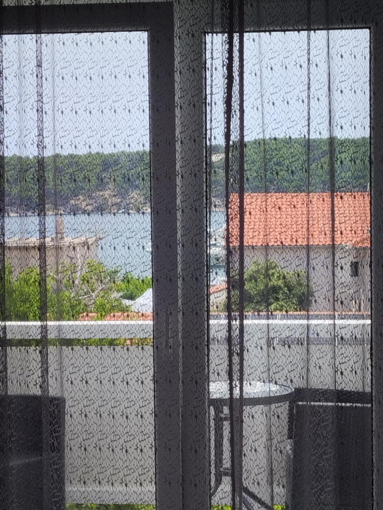 6 M, 50 M Do Plaze Apartment Barbat na Rabu